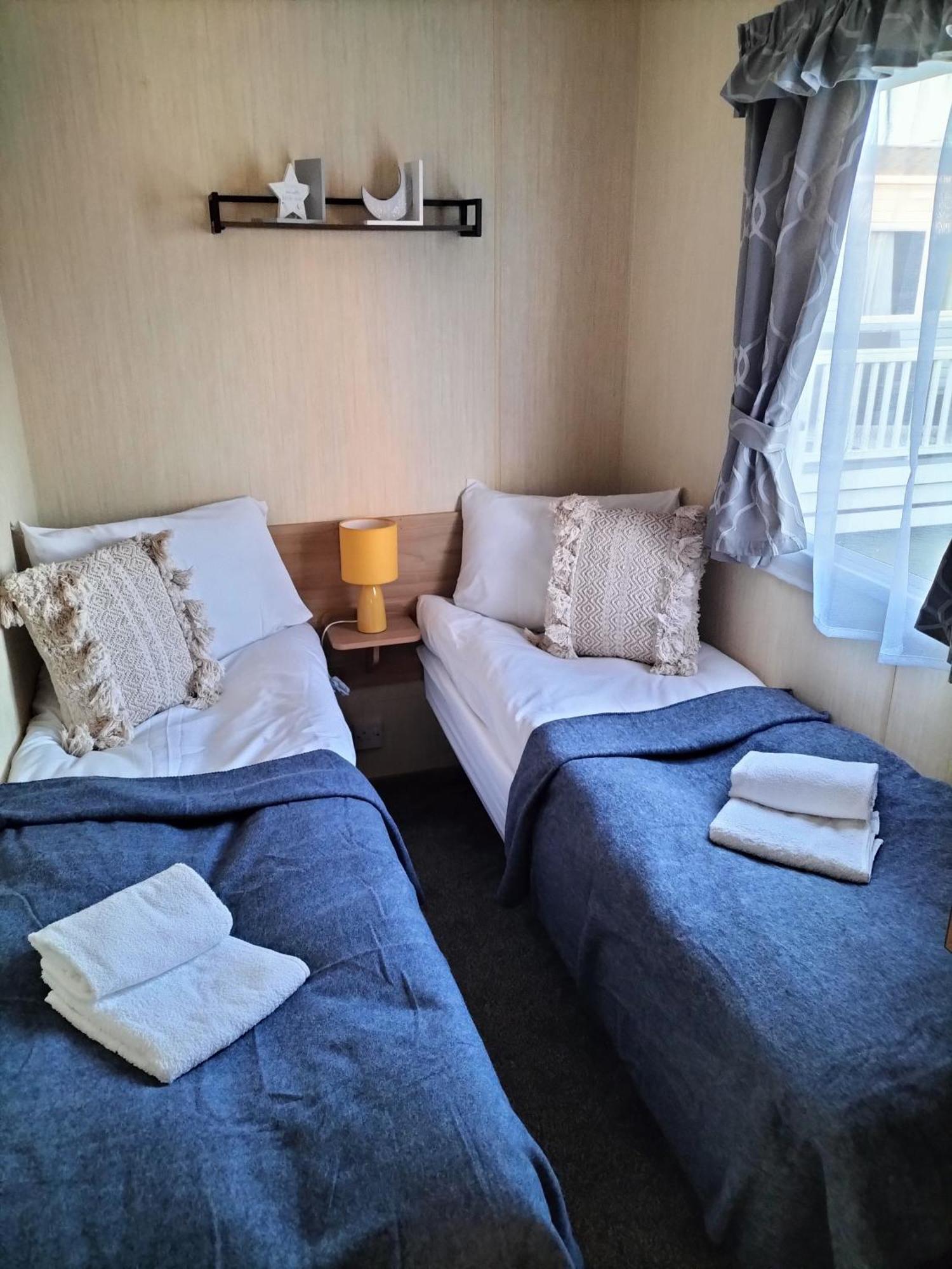 3 Bedroom Caravan, Edi Rita, Robin Hood, Pet Friendly Meliden Esterno foto